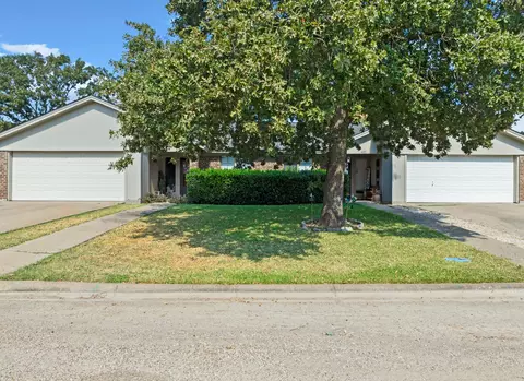421 423 Bond St, Hillsboro, TX 76645