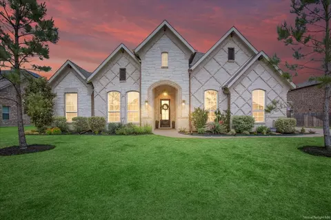 331 Woodhaven Trl, Mcgregor, TX 76657