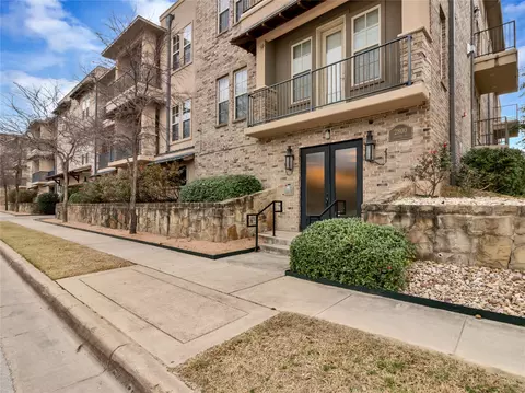 2800 Sandage Ave #303, Fort Worth, TX 76109
