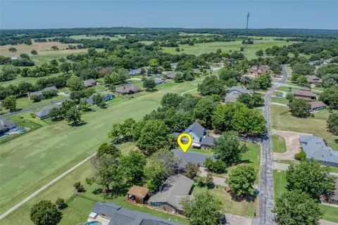 310 Navajo Trl, Gainesville, TX 76240