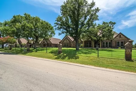 189 Hlavek Rd, Decatur, TX 76234