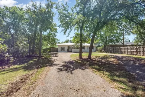 502 W Bells Blvd, Bells, TX 75414