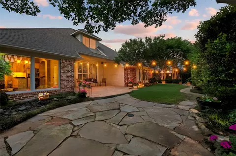 15 Center Ct, Heath, TX 75032