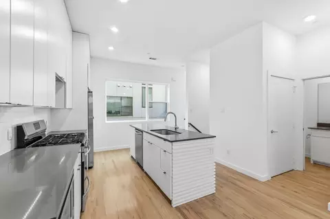 427 W 10th St #502, Dallas, TX 75208