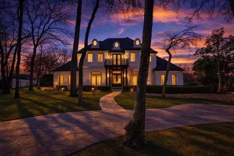1804 Larkspur Ct, Southlake, TX 76092