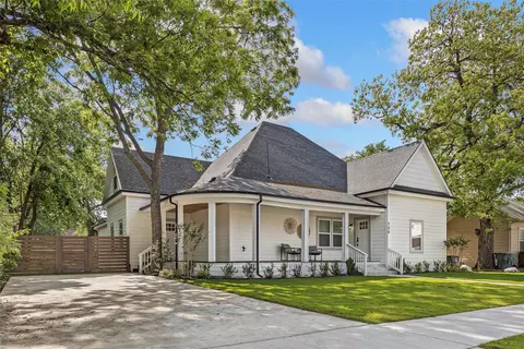 700 S Crockett St, Sherman, TX 75090