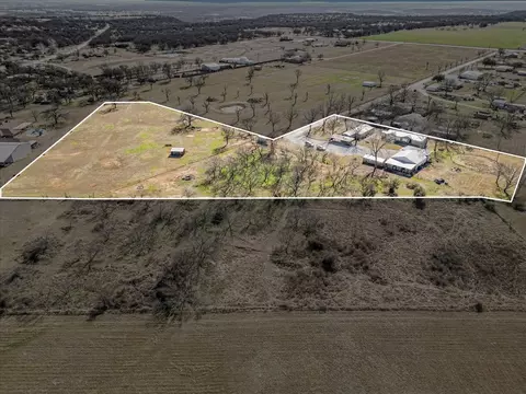 330 Chapman Dr #A, Mineral Wells, TX 76067