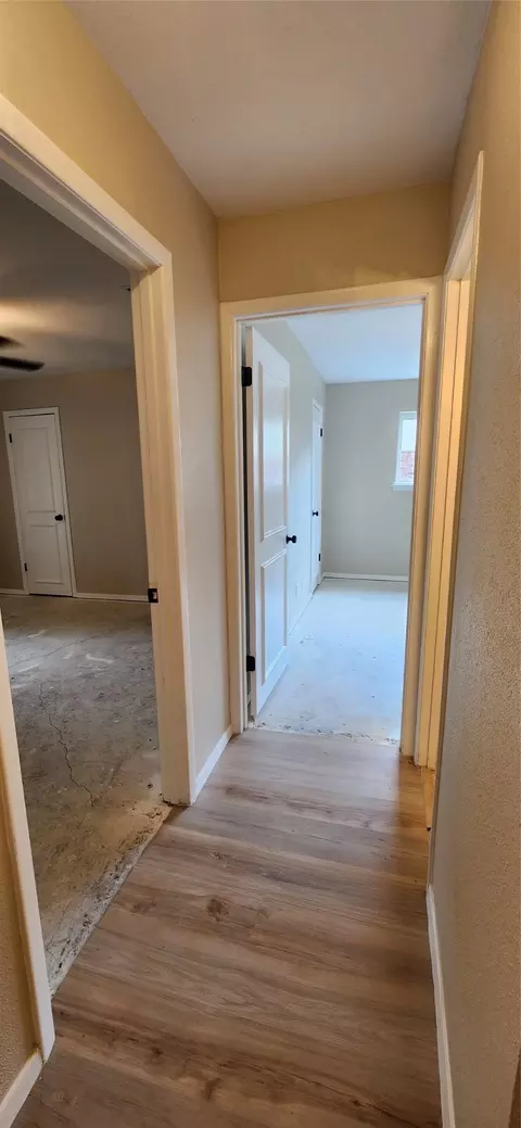 Entry Way - 2821 Windy Dr, Commerce, TX 75428 photo 1 of 4