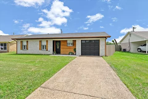 2408 Morris Dr, Corsicana, TX 75110