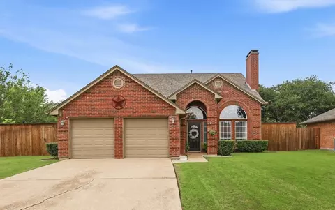 7221 Mccoy Dr, Watauga, TX 76148