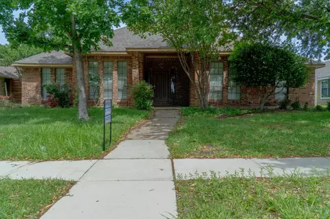 2505 Copper Creek Ln, Carrollton, TX 75006