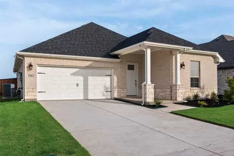 2510 Sturgis St, Forney, TX 75126