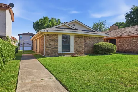 1118 Sandalwood Ln, Desoto, TX 75115