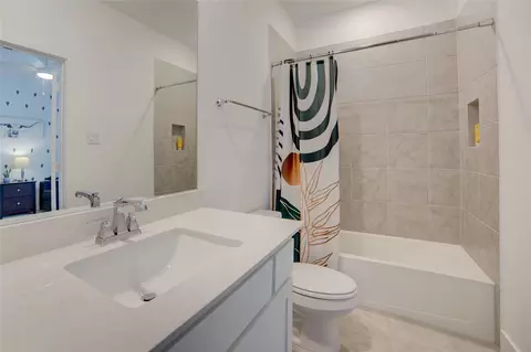Bath - 4070 Splitrock Dr, Prosper, TX 75078 photo 5 of 7