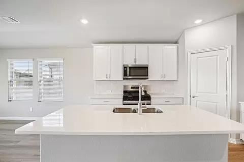 2009 Homestretch Dr, Seagoville, TX 75159
