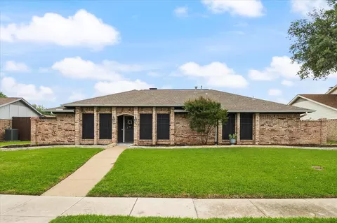 1910 Vista Oaks Dr, Carrollton, TX 75007