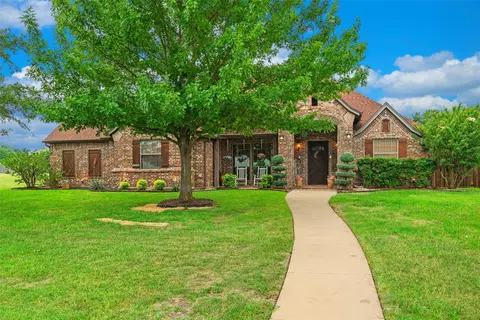 1561 Saint Andrews Dr, Red Oak, TX 75154