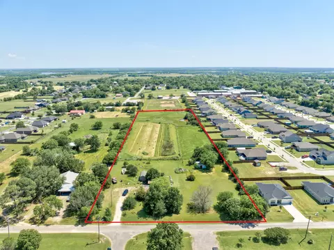305 Swaha Dr, Tioga, TX 76271