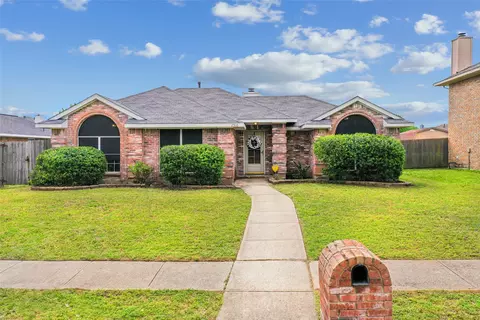2516 Buck Dr, Mesquite, TX 75181