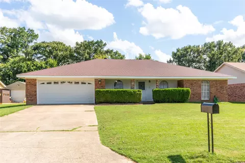 218 Benoist Cir, Bossier City, LA 71111