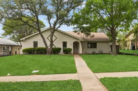 10831 Hayfield Dr, Dallas, TX 75238