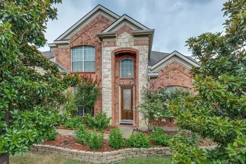 10327 Offshore Dr, Irving, TX 75063