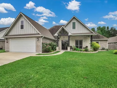 111 Rustic Pines Dr, Lufkin, TX 75904