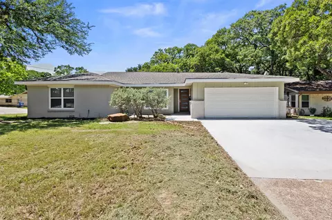 914 Vine St, Euless, TX 76040