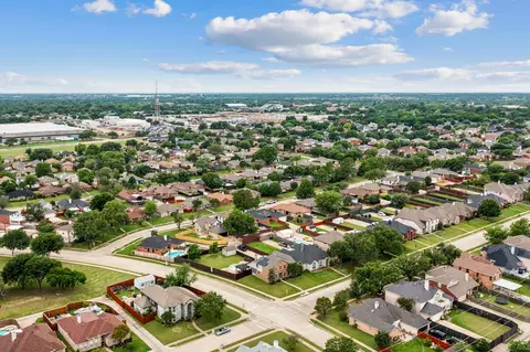 View/Area - 918 E Grubb Dr, Mesquite, TX 75149 photo 2 of 5
