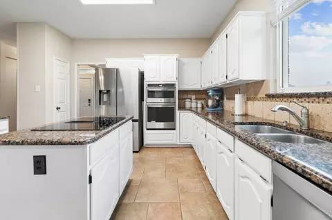 Kitchen - 918 E Grubb Dr, Mesquite, TX 75149 photo 2 of 2