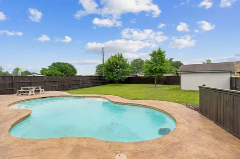 Exterior - 918 E Grubb Dr, Mesquite, TX 75149 photo 2 of 6