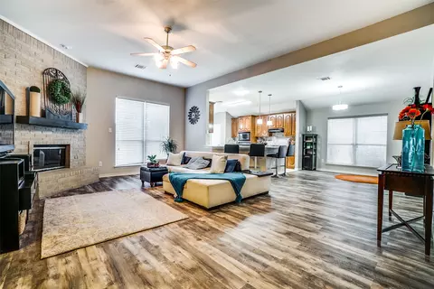 15555 Wrangler Dr, Frisco, TX 75035