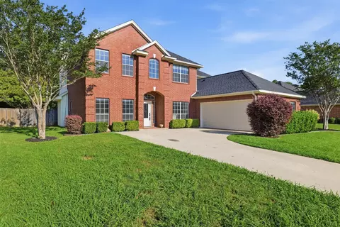 7000 Winthorp Dr, Arlington, TX 76001