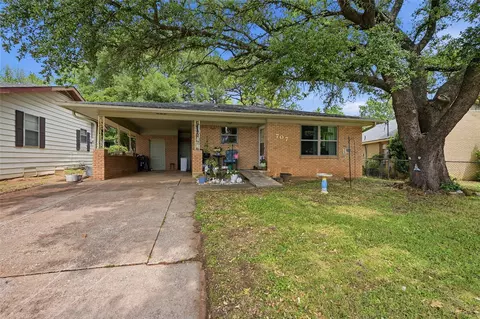707 W Brock St, Denison, TX 75020