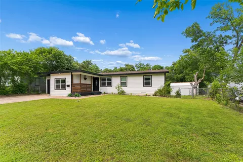 1106 E Strong Pkwy, Grand Prairie, TX 75050