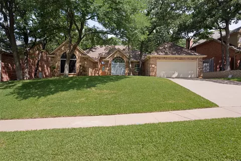 1818 Haydenbend Cir, Grapevine, TX 76051