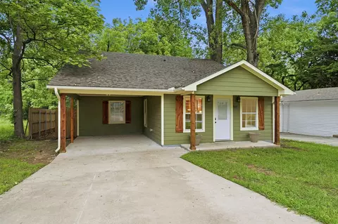 909 Thatcher St, Denison, TX 75020
