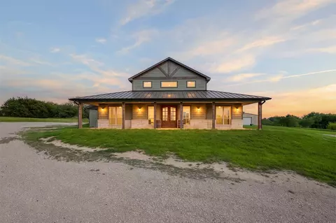 131 Angus Rd, Waxahachie, TX 75167