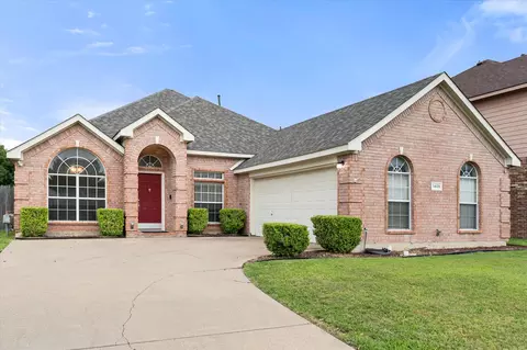 1405 Brighton Dr, Mansfield, TX 76063