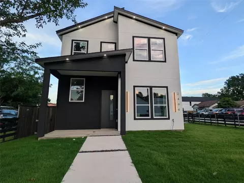 2404 56th St, Dallas, TX 75241