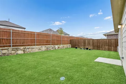 Exterior - 1577 Forge Pond Ln, Forney, TX 75126 photo 4 of 4