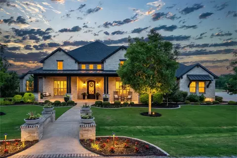 200 Kylie Ln, Lantana, TX 76226