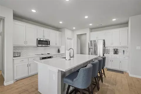 Kitchen - 185 Chester Rd, Springtown, TX 76082 photo 3 of 6
