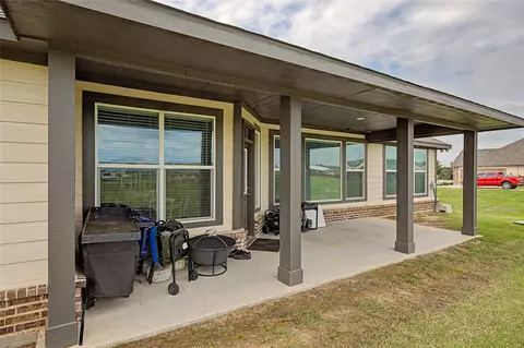 Exterior - 185 Chester Rd, Springtown, TX 76082 photo 7 of 7