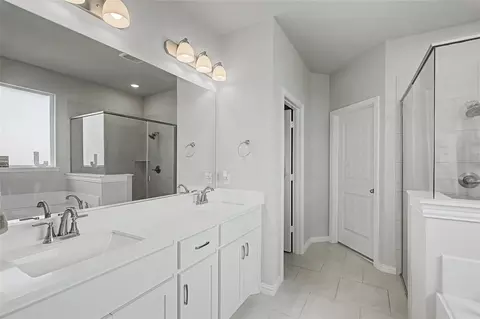 Bath - 185 Chester Rd, Springtown, TX 76082 photo 1 of 3