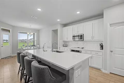 Kitchen - 185 Chester Rd, Springtown, TX 76082 photo 2 of 6