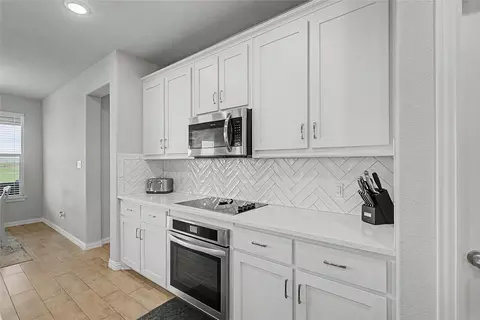Kitchen - 185 Chester Rd, Springtown, TX 76082 photo 5 of 6