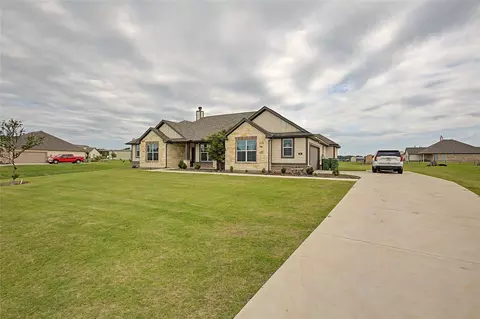 Exterior - 185 Chester Rd, Springtown, TX 76082 photo 3 of 7