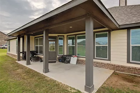 Exterior - 185 Chester Rd, Springtown, TX 76082 photo 6 of 7
