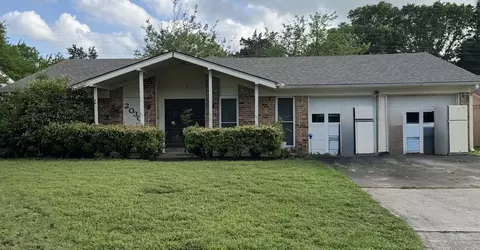 2030 Sycamore St, Paris, TX 75460